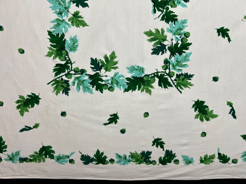 1950's Green Leaves & Acorn Print Tablecloth